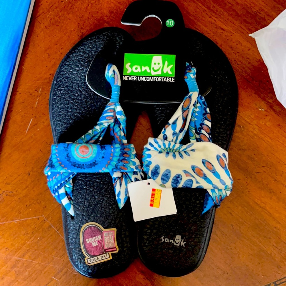 Sexy Sanuk Sandals size 10